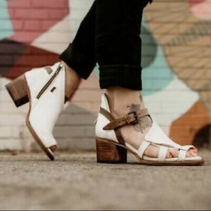 Gently worn Freebird Calico booties size 9